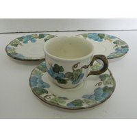 Metlox Poppytrail Drei Untertassen Und Eine Kaffeetasse Traubenmuster von pluckylucky