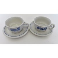 Pfaltzgraff Keramik Steingut Blau Yorktowne Flache Tassen Und Untertassen - Menge Von Zwei von pluckylucky