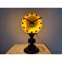 Beleuchtete Kugeluhr Space Age Plastik Design 70Er Jahre Studio 2000 Beleuchtete Kugeluhr Space Age Plastik Design 70Er Jahre Studio 2000 von plutorakerCom