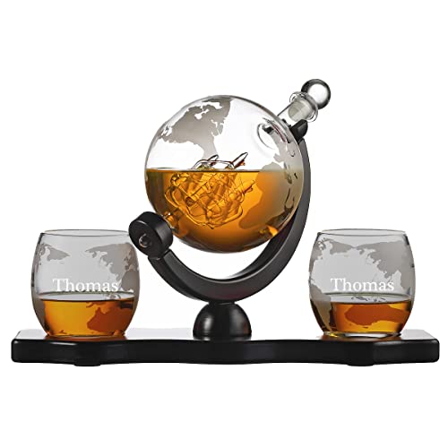 4-TLG Whisky-Set mit Wunschgravur - 1x Globus Dekanter 850 ml, 2X Whiskyglas 320 ml, 1x Holztablett - Sprirituosen, Whiskey, Rum - Geburtstagsgeschenk, Weihnachten - Motiv Wunschtext von polar-effekt