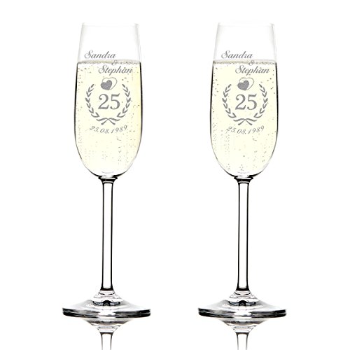 polar-effekt 2er Set Sektgläser Hochzeitsgeschenk - Personalisiert mit Gravur Namen, Datum Jubiläumskranz - Geschenk-Idee zur Silberhochzeit, Goldhochzeit, Jubiläum und Jahrestag der Ehe von polar-effekt