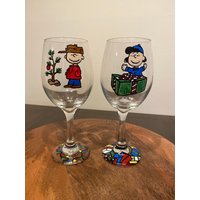 Charlie Brown Weihnachten Weinglas/Lucy Snoopy Christmas Geschenk Hundehaus Weihnachtsgeschenke Glas Erdnüsse von poppincorksdesigns