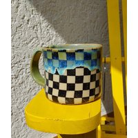 Tolle Keramik Tasse Mit Checker Flag, Handgetöpfert, Ca. 250 Ml von potteraroundtheclock