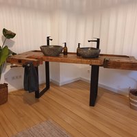 Design Waschtisch Aus Alter Hobelbank Mit Stahlgestell Design Waschtisch Aus Alter Hobelbank Mit Stahlgestell von proprie