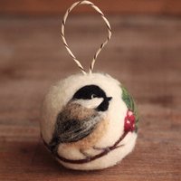 Gefilzte Meisen Und Holly Ornamente, Weihnachtsdeko, Winterdeko, Winterdeko von psfelting