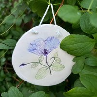 Dekorative Keramikkachel Mit Clematis Bauernhaus-Wanddekor von puuceStudio