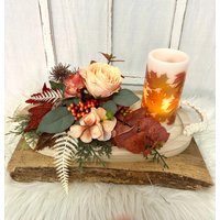 Herbstliche Tischdeko - Gesteck Haltbar Holztablett Led-Kerze Mit Timer Herbstdeko Dekoset Nr. 1336 Herbstliche Tischdeko - Gesteck Haltbar Holztablett Led-Kerze Mit Timer Herbstdeko Dekoset Nr. 1336 von quedeko