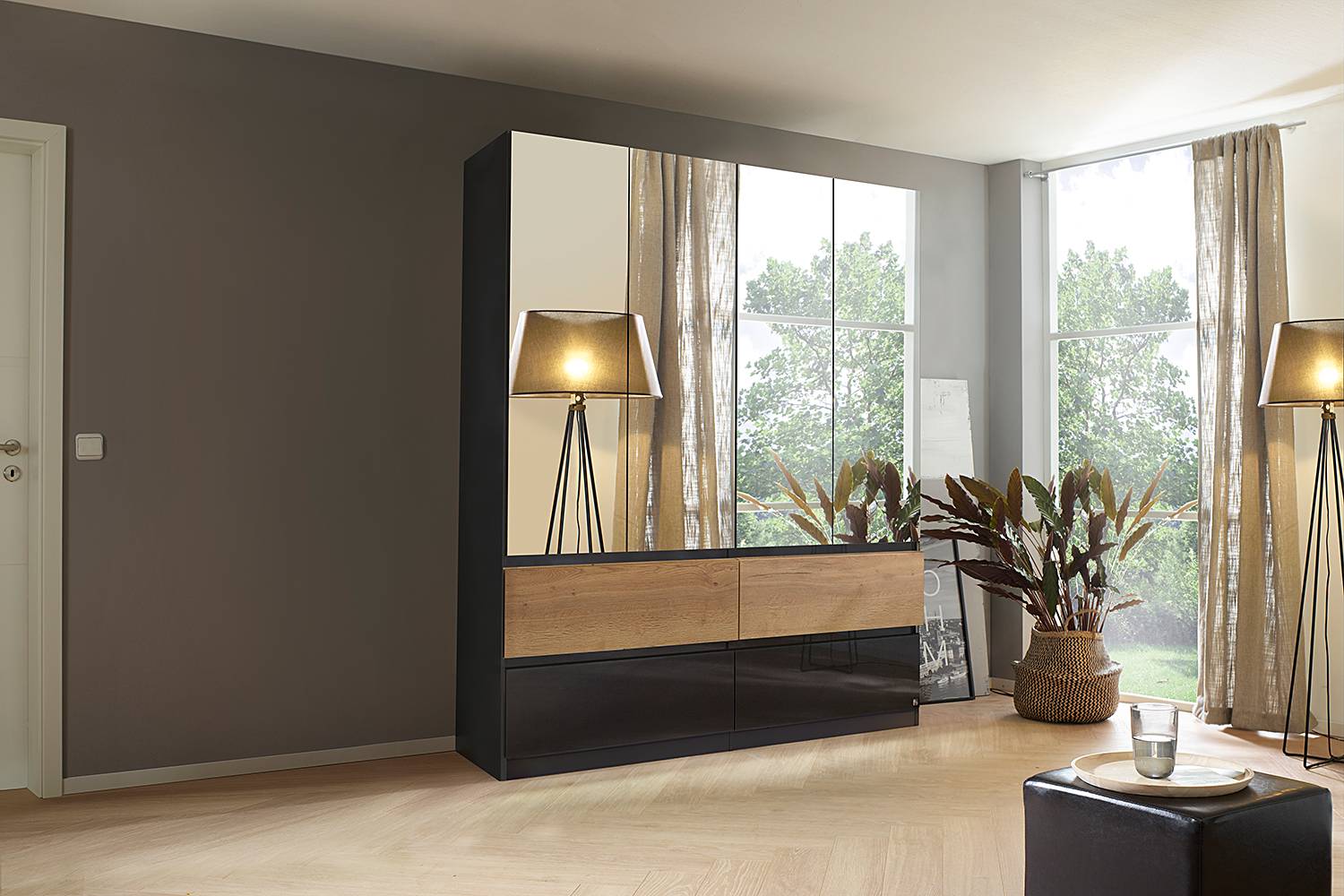 home24 Drehtürenschrank Winnipeg mit Spiegel 181cm ohne Beleuchtung Grau/Hochglanz Grau home24 Drehtürenschrank Winnipeg mit Spiegel 181cm ohne Beleuchtung Grau/Hochglanz Grau von home24