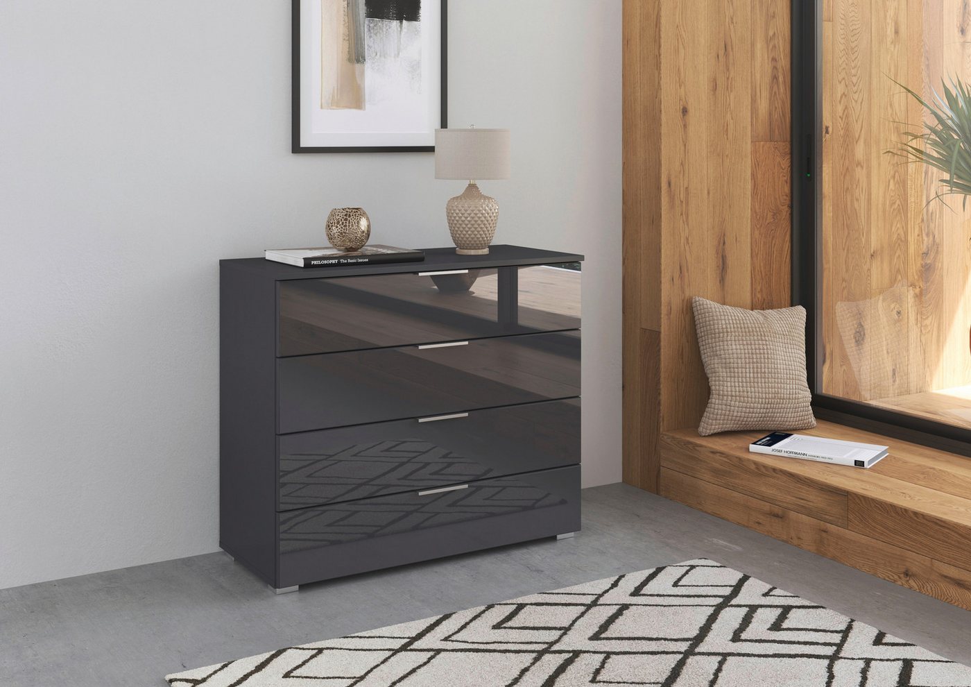 rauch Kommode Sideboard Kommodenschrank Schubladenkommode AGORDO mit Glasfront, Breite 93 cm mit 4 Schubkästen inkl. 6er-Set Filzboxen von rauch