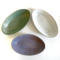 Handgefertigte Ovale Keramik Servierschüssel Made To Order Mattes Glasiertes Steingutgeschirr von redbarnpottery