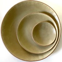 Keramik Teller Set. Auf Bestellung. Handgemachte Steinzeug Geschirr. Mix & Match Süße Erbsen-Mattglasur von redbarnpottery