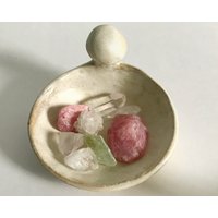 Keramikschale. Göttin Keramik Catchall. Spiritueller Altar Dekor. Runde Seifenschale von redbarnpottery