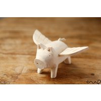 Handgefertigte Holz Fliegende Schwein Figur Tier Schnitzen Wunderliche Mini Mit Flügel Geschenk Sammler Schreibtisch Ornament Wohnkultur Handgefertigte Holz Fliegende Schwein Figur Tier Schnitzen Wunderliche Mini Mit Flügel Geschenk Sammler Schreibtisch Ornament Wohnkultur von redchocol8