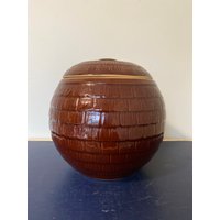 Midcentury Brown Runde Ball Kugelform Keksdose Von Mccoy von rediscoverd