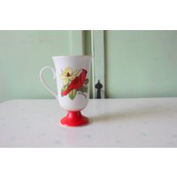 1970Er Jahre Bird Becher..kardinal. Sammelwürdig. Porzellan. Modell Vogeldekor. Kaffee. Tee. Trinken. Kitschig. Retro Haushaltswaren.roter Vogel von retroandme