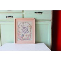 1980Er Jahre Floral "God Is Love' Wandkunst Mit Rahmen von retroandme
