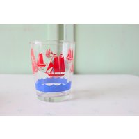 Retro 1970Er Jahre Segelboot-Saftglas Atomic Kitchen Glassware Retro 1970Er Jahre Segelboot-Saftglas Atomic Kitchen Glassware von retroandme