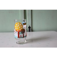 Retro 1970Er Jahre Daisy Flower Juice Glassretro Küche. Tolle Glaswaren. Abgefahren. Trinken. Dienen. Baum. Kitschig. Niedlich. Modell Land. Schäbig von retroandme