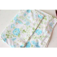 Vintage 1970Er Jahre Retro Blaue Schmetterling Bettlaken. Kinder. Mädchen. Pastell. Süß. Vintage Raumdekor. Grün. Designer-Vintage von retroandme