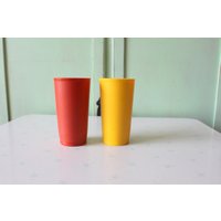Vintage Colorful Tassen Set Von 2....tassen. Vintage-Haus. Festgelegt. Tassen. Groovig. Gelb. Orange. 1970Er Jahre. Picknick. Wohnkultur. Geschenk von retroandme