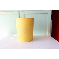 Vintage Tupperware Stapelbare Retro Schale Canister Behälter... Gelb. Hell. 1970Er. 1960Er Jahre. Kitsch. Dienen. Zucker. Reis. Kaffee. Hergestellt von retroandme