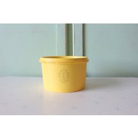 Vintage Tupperware Stapelbare Retro Schale Canister Behälter... Gelb. Hell. 1970Er. 1960Er Jahre. Kitsch. Dienen. Zucker. Reis. Kaffee. Hergestellt von retroandme