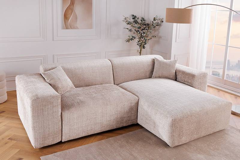 riess-ambiente 2-Sitzer SIGNATUR 260cm beige · L-Form 2-Sitzer aus Chenille mit Zierkissen, Einzelartikel 1 Teile, Ottomane beidseitig aufbaubar · Nosagfederung · Eckcouch · Wohnzimmer riess-ambiente 2-Sitzer SIGNATUR 260cm beige · L-Form 2-Sitzer aus Chenille mit Zierkissen, Einzelartikel 1 Teile, Ottomane beidseitig aufbaubar · Nosagfederung · Eckcouch · Wohnzimmer von riess-ambiente