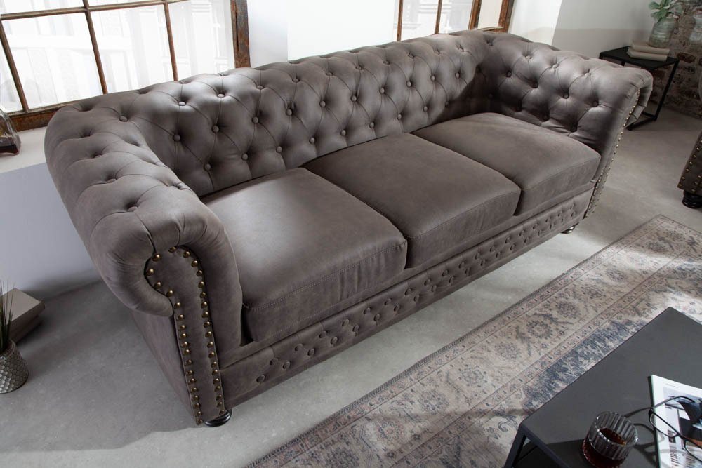 riess-ambiente 3-Sitzer CHESTERFIELD 205cm vintage grau taupe, Einzelartikel 1 Teile, Wohnzimmer · Couch · Microfaser · Federkern · Rundum-Bezug · Design riess-ambiente 3-Sitzer CHESTERFIELD 205cm vintage grau taupe, Einzelartikel 1 Teile, Wohnzimmer · Couch · Microfaser · Federkern · Rundum-Bezug · Design von riess-ambiente