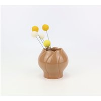 Karamellfarbene Handgemachte Vintage Vase in Blütenform Aus Keramik Kleine Handgetöpferte Blumenvase Braun 801/10 Karamellfarbene Handgemachte Vintage Vase in Blütenform Aus Keramik Kleine Handgetöpferte Blumenvase Braun 801/10 von riijoo