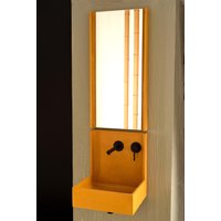 Gelbes Tiefes Corn Backsplash Waschbecken/Handgefertigte Eleganz Mit Integriertem Und Passendem Spiegel Gelbes Tiefes Corn Backsplash Waschbecken/Handgefertigte Eleganz Mit Integriertem Und Passendem Spiegel von robertotiranti