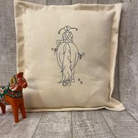 Kissen-Hülle - Bestickt Kinderzimmer Kuscheln Mädchen Pferd Schwedenliebe Typisch Schwedisch Kissen-Hülle - Bestickt Kinderzimmer Kuscheln Mädchen Pferd Schwedenliebe Typisch Schwedisch von romaga36