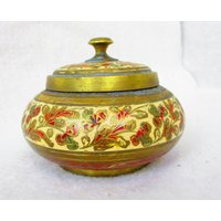 Emailliertes Messingglas Mit Deckel, Geätzt Und Bemalt, Indien, Trinket Fangen Schmuckglas Erinnerungsglas, Modernes, Buntes Rotes Deckelglas Der von rummageutah