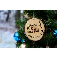 Personalisierter Baumschmuck - Hängende Natürliche Astscheibe Mit Jute Krawatte Weihnachtsschmuck Rustikaler Graviert von rusticcraftdesign