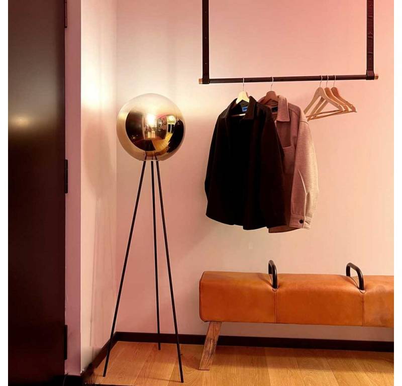 s.luce Stehlampe Dreibein Orb Tripod 160cm mit Glaskugel Gold Verlauf von s.luce