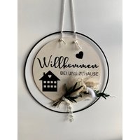 Einladendes Holzschild Mit Spruch Und Trockenblumen von sMitbringsl