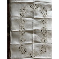 Vintage Bestickte Cutwork Tischdecke Aus Elfenbeinfarbenem Leinen Und Floral Echru Maschinenstickerei von sallys4025