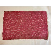Vintage Handgefärbte Antike Himbeer Deckchen von sallys4025