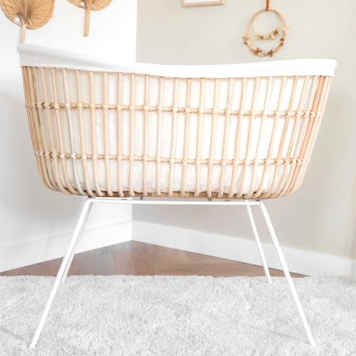saudara collections - Babywiege aus Rattan und Metallbeine – Java, weiß von saudara collections