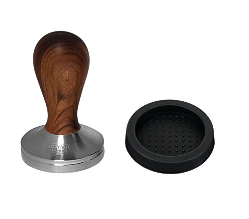 scarlet espresso | Tamper »Classic«, stilvoller Espresso-Stempel mit ergonomischem Griff aus Edelholz, für perfekten Espresso, Barista-Werkzeug (Set: Sandelholz - Rot, 41 mm & Tamperablage) von scarlet bijoux