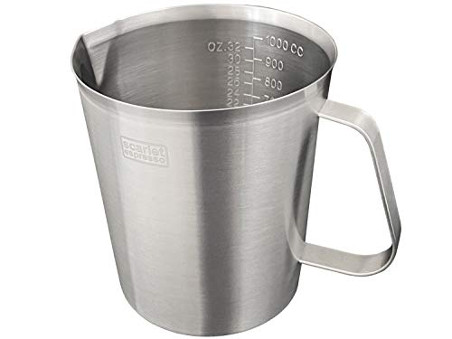 scarlet espresso | Milchkännchen »Graduata« Messbecher Pitcher Krug Gastro Milchaufschäumer Skala aus Edelstahl mit Griff für Küche Backen Kaffee (500 ml) von scarlet espresso