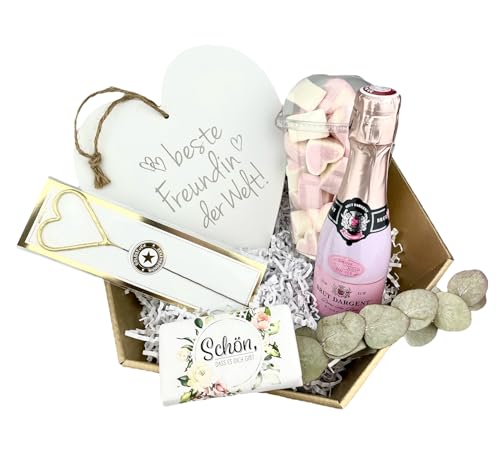 Geschenk für Beste Freundin - Sekt - Wunderkerze in Herzform - Holzherz mit hochwertiger Gravur - kleine Schoki - Marshmallows - liebevolles Geschenk - inkl. Geschenkverpackung Geschenk für Beste Freundin - Sekt - Wunderkerze in Herzform - Holzherz mit hochwertiger Gravur - kleine Schoki - Marshmallows - liebevolles Geschenk - inkl. Geschenkverpackung von schenken-24