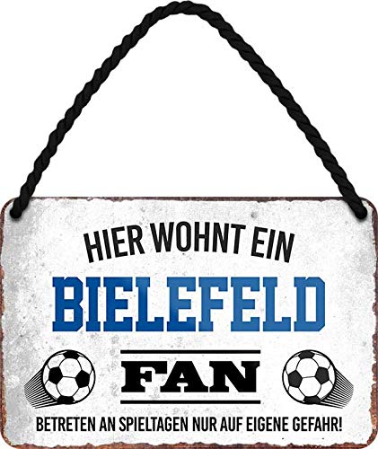 Blechschilder HIER WOHNT EIN Bielefeld Fan Hängeschild für Fußball Begeisterte Deko Artikel Schild Geschenkidee 18x12 cm von schilderkreis24