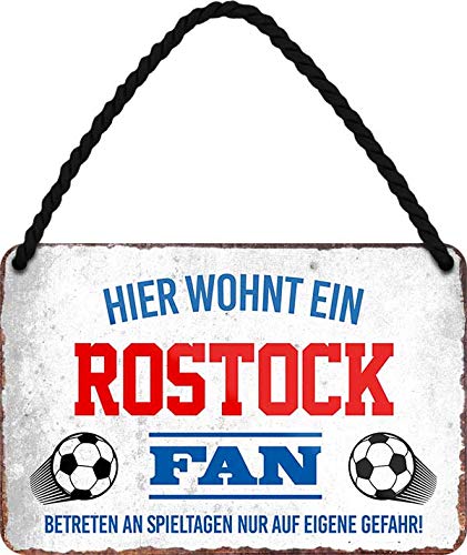 Blechschilder Hier WOHNT EIN Rostock Fan Hängeschild für Fußball Begeisterte Deko Artikel Schild Geschenkidee 18x12 cm von schilderkreis24