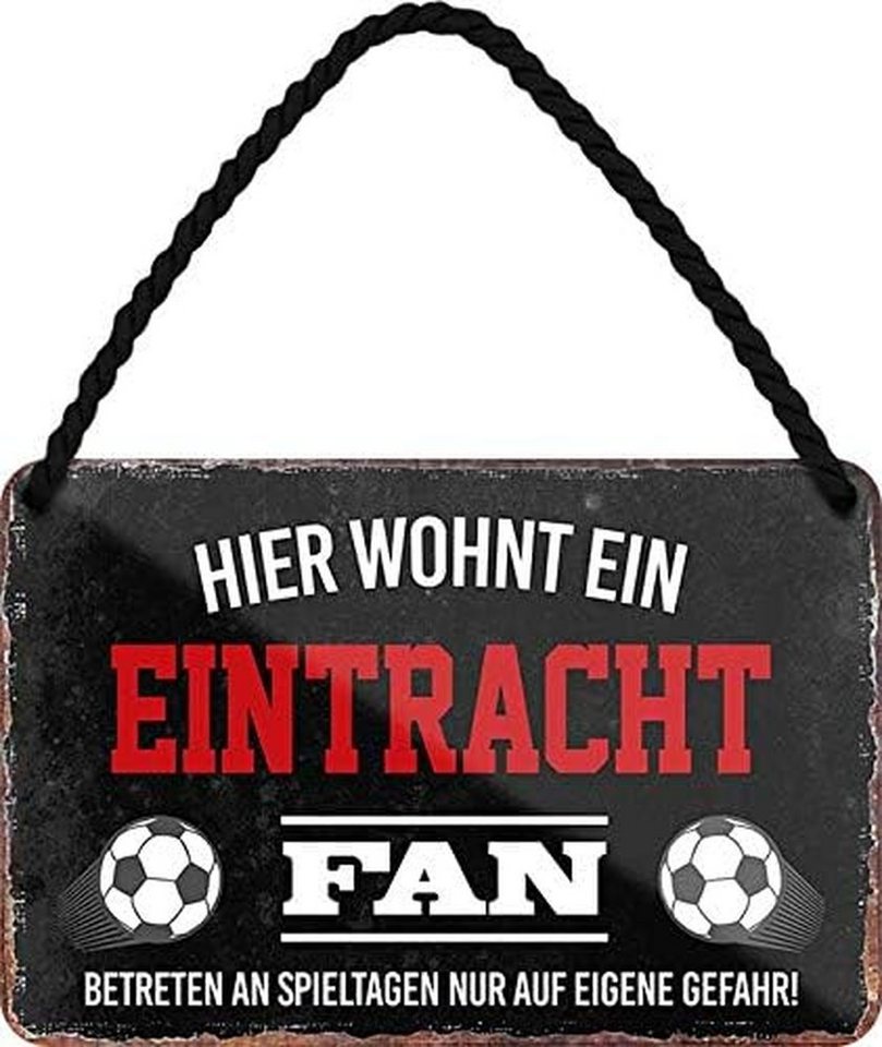 schilderkreis24 Metallschild Hier Wohnt ein Eintracht Fan schilderkreis24 Metallschild Hier Wohnt ein Eintracht Fan von schilderkreis24