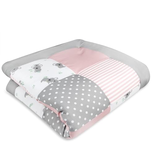 schlummersack Krabbeldecke – 100x100 cm – Dick gepolsterte Spieldecke für Babys – Ideal als Laufgittereinlage – Maschinenwaschbar – Design: Koala schlummersack Krabbeldecke – 100x100 cm – Dick gepolsterte Spieldecke für Babys – Ideal als Laufgittereinlage – Maschinenwaschbar – Design: Koala von schlummersack