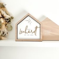 Holzhäuschen Deko Set Aus Acryl & Holz Mit 3D Familiennamen Und Spruch Personalisiert von schoenedeko