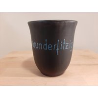 Handbemalte Tasse/ Becher Aus Keramik - Handbemalt & Spülmaschinenfest von schwarzweissundbunt