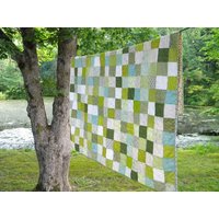 Frühlingsgrüne Patchworkdecke Handgemachte Baumwolldecke | 81x81cm Frühlingsgrüne Patchworkdecke Handgemachte Baumwolldecke | 81x81cm von secondsanctuary