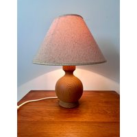 Pair Of Vintage Lys Denmark Table Lamps - 1970S Scandinavian Pine Wood Lights With Natural Fabric Shade Mid-Century Modern Design Pair Of Vintage Lys Denmark Table Lamps - 1970S Scandinavian Pine Wood Lights With Natural Fabric Shade Mid-Century Modern Design von secondspacevintage