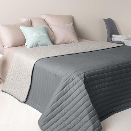 Luxus Tagesdecke 240x260 – Kuscheldecke & Überwurfdecke Beige - Grau – Sofadecke, Bettüberwurf & Deko für Schlafzimmer – Steppdecke flauschig, Wendedecke modern von sei Design